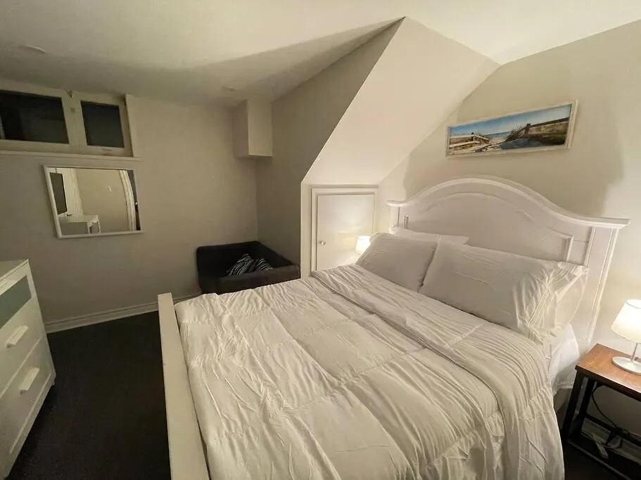Lovely Junior 1 Bedroom Basement Apartment Toronto